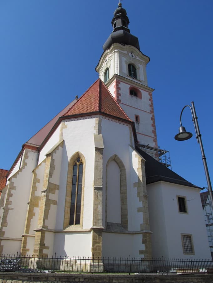 Lenarška župnijska cerkev