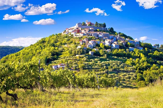 Motovun predstavlja najbolj prepoznaven istrski srednjeveški kraj. 