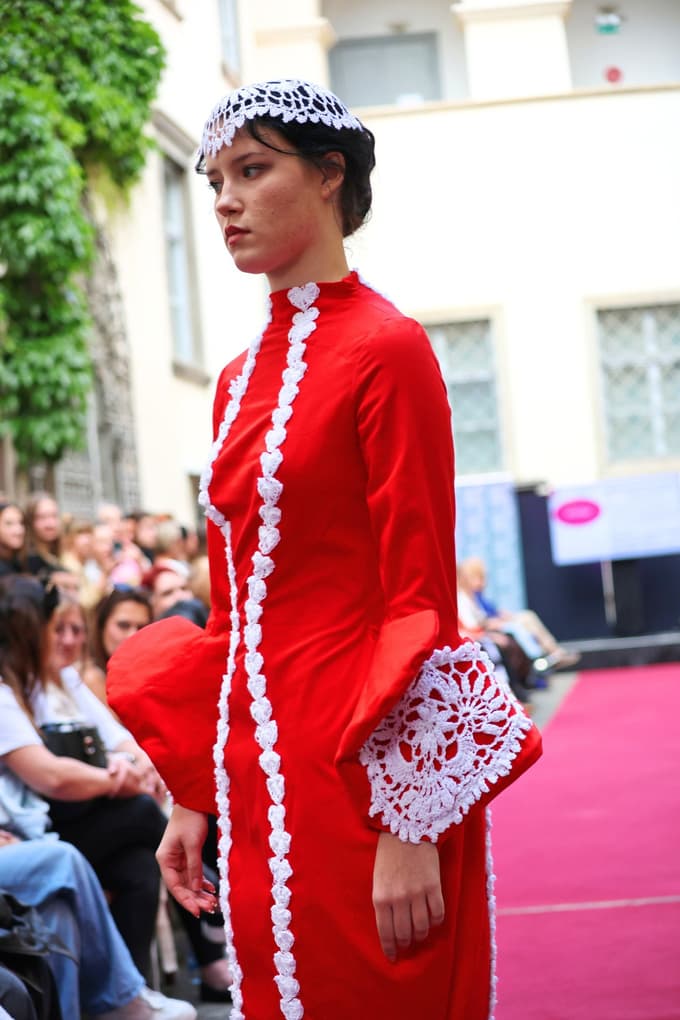 (FOTO) Mariborski grad zavzeli mladi modni uporniki: Drzni, mladi, neukrotljjivi