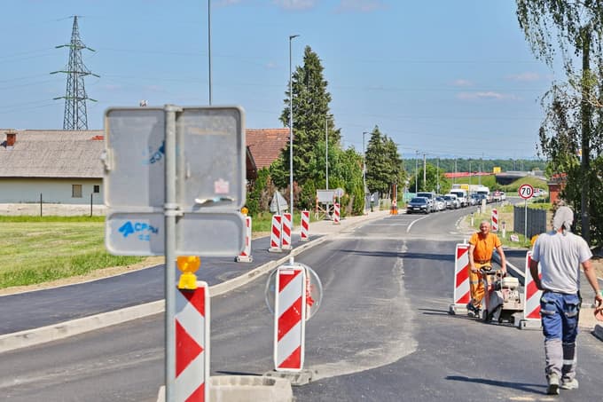 (FOTO) Krožišče v Framu: Več kot sto dni del, kolone in živci voznikov, a kmalu konec