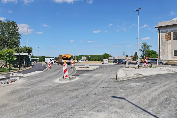 (FOTO) Krožišče v Framu: Več kot sto dni del, kolone in živci voznikov, a kmalu konec