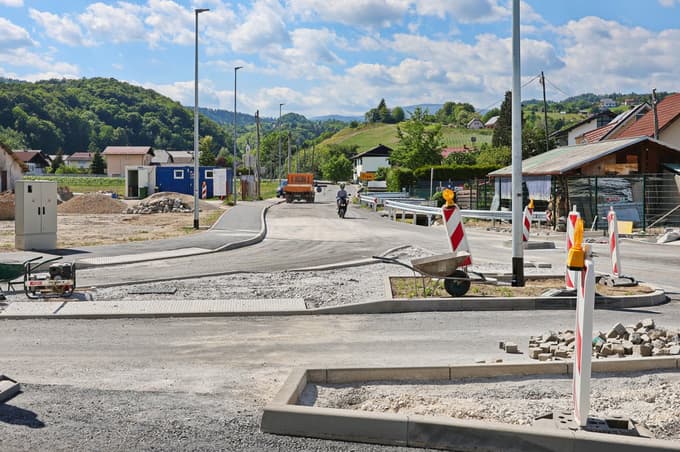 (FOTO) Krožišče v Framu: Več kot sto dni del, kolone in živci voznikov, a kmalu konec