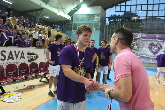(FOTO) Proslavitev naslova oplemenitili z zmago