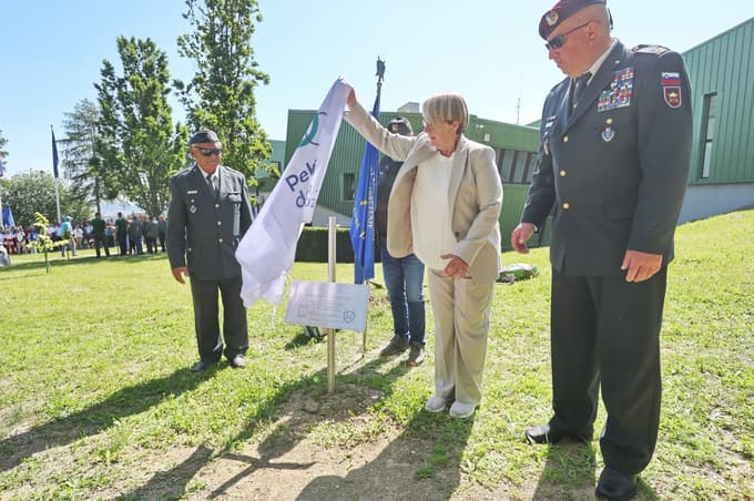 Otvoritev spominskega parka in zasaditev sadik Najevske lipe