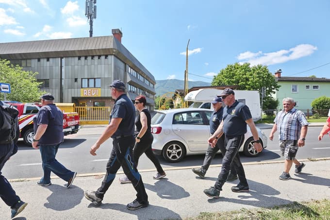 (FOTO) Danes se spominjamo pekrskih dogodkov: Pohod, slovesnost in odprta vrata vojašnice