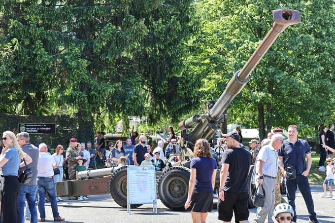 (FOTO) Danes se spominjamo pekrskih dogodkov: Pohod, slovesnost in odprta vrata vojašnice