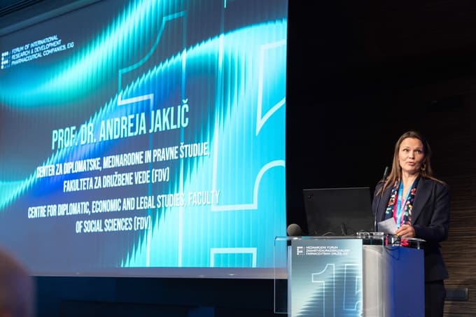 prof. dr. Andreja Jaklič, Center za diplomatske mednarodne in pravne študije, Fakulteta za družbene vede, Univerza v Ljubljani