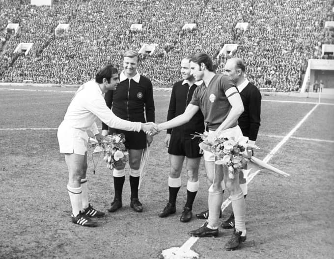 Kvalifikacije za EP 1972, Moskva: kapetana Sovjetske zveze in Jugoslavije