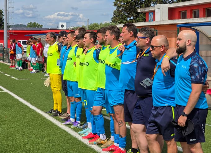 (VIDEO) Slovenski vinarji neporaženi v veliki finale Vino Euro 2026: Za peti naslov proti gostiteljici Italiji