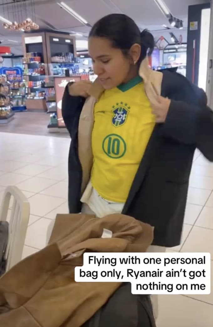 (FOTO) Ryanair ji je hotel dodatno zaračunati 81 evrov, potem pa je naredila to