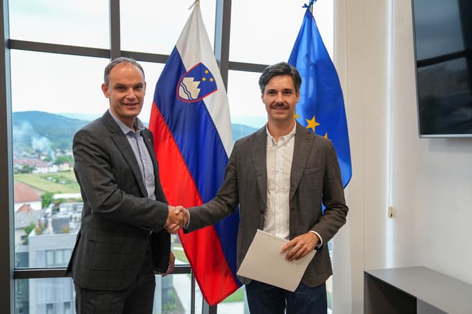 Mesec Logarju predal posle ministrstva za delo