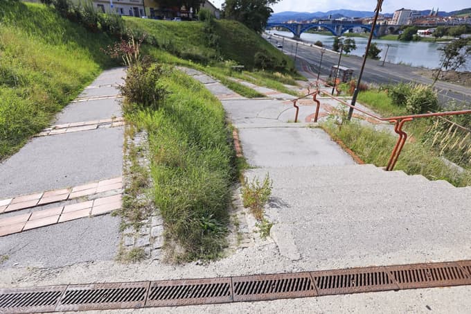 (FOTO) V ponedeljek se začenja obnova stopnic na Greenwichu