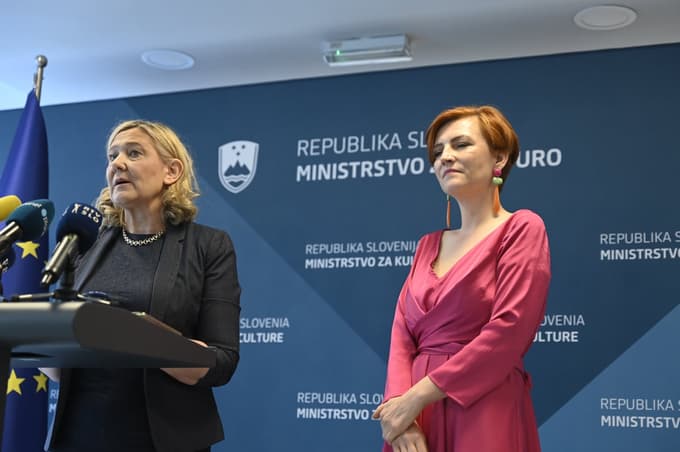 Nova ministrica za kulturo je postala Ignacija Fridl Jarc, posle ji je predala Asta Vrečko. 