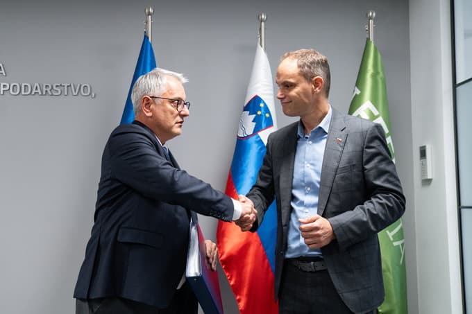 Logar o gospodarstvu, delu in športu kot ključnih področjih za razvoj