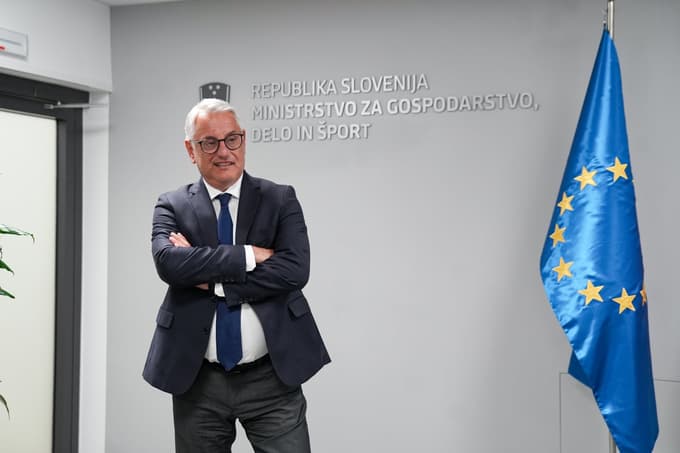 Logar o gospodarstvu, delu in športu kot ključnih področjih za razvoj