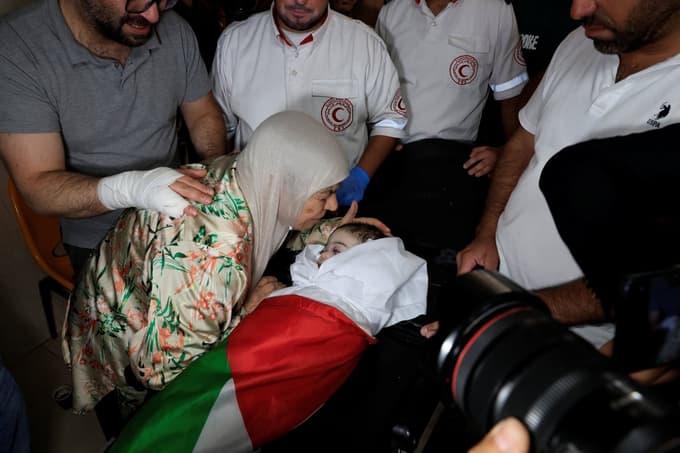 Izraelski vojaki ubili palestinskega dojenčka in ranili starše