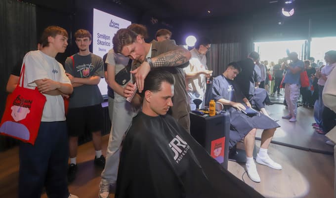 (FOTO) Kako so v Mariboxu švigale škarje, tekmovalnost pa je ostala pred vrati