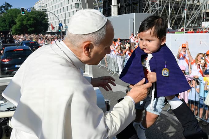 (FOTO) V Madridu na maši s papežem več kot milijon ljudi