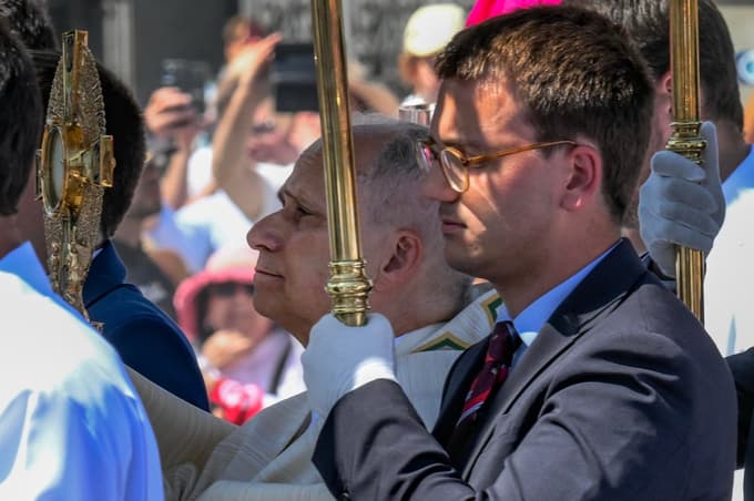 (FOTO) V Madridu na maši s papežem več kot milijon ljudi