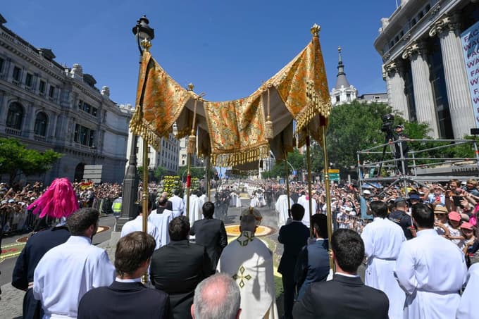 (FOTO) V Madridu na maši s papežem več kot milijon ljudi