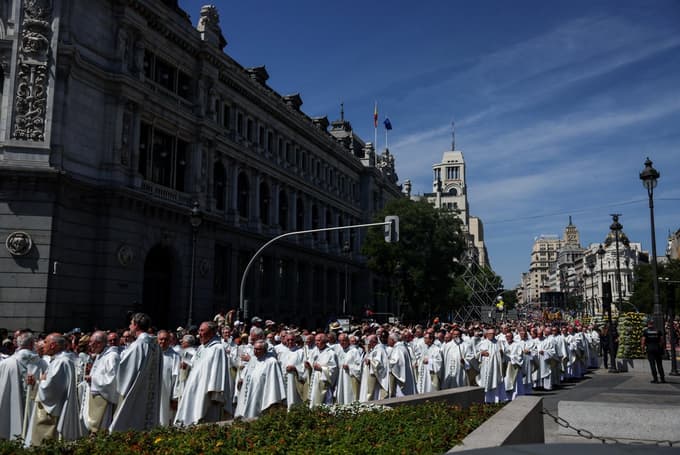 (FOTO) V Madridu na maši s papežem več kot milijon ljudi