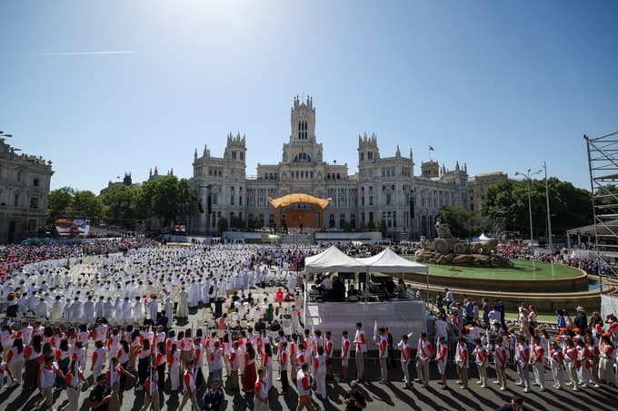 (FOTO) V Madridu na maši s papežem več kot milijon ljudi