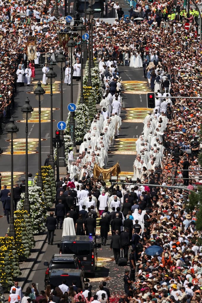 (FOTO) V Madridu na maši s papežem več kot milijon ljudi