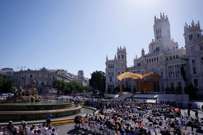 (FOTO) V Madridu na maši s papežem več kot milijon ljudi
