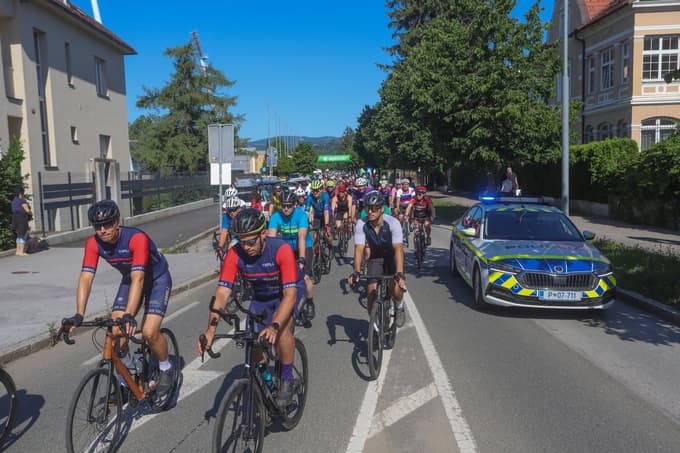 (FOTO) Maraton okoli Pohorja: Na najstarejšem kolesarskem maratonu čez 900 udeležencev