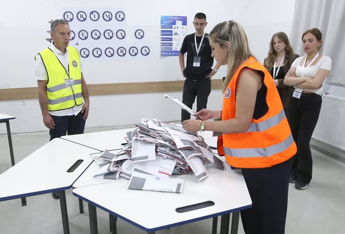 Na Kosovu končane tretje parlamentarne volitve v 16 mesecih