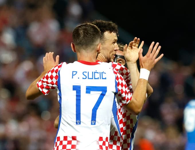 (FOTO) Slovenija v izdihljajih tekme izgubila na Hrvaškem