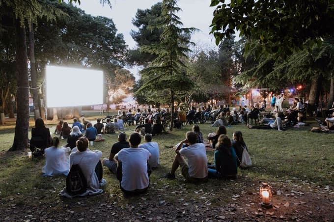 Letos se bo odvila 22. edicija festivala Kino Otok, ustanovljen je bil leta 2004.