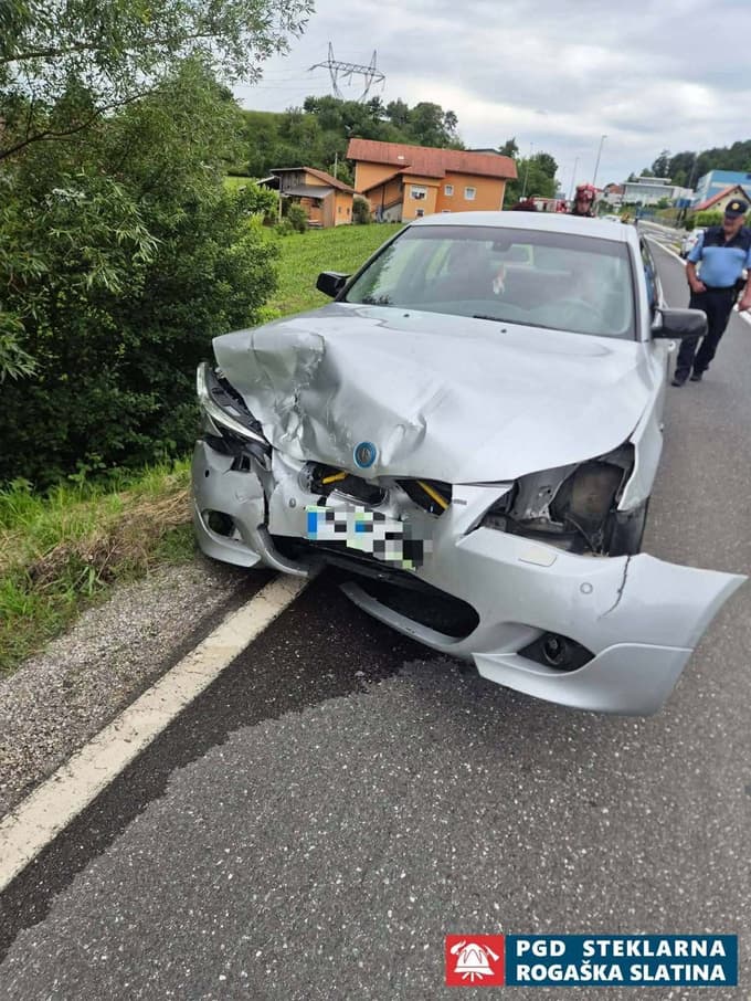 Posledice prometne nesreče v naselju Spodnje Negonje