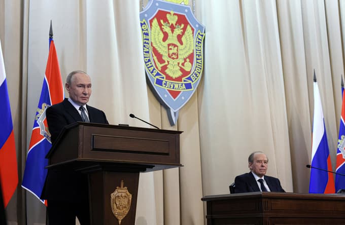 Ruski predsednik Vladimir Putin in direktor službe FSB Aleksander Bortnikov