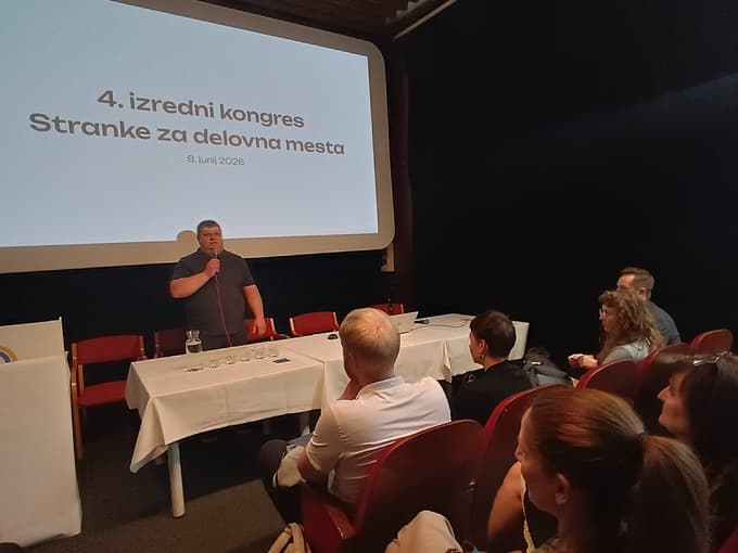 (FOTO) Izredni kongres: Celjski župan in ustanavljanje staro-nove stranke