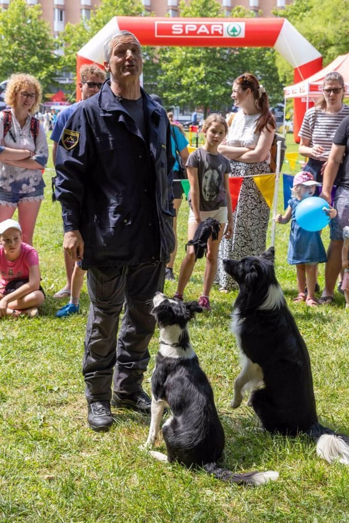 (FOTO) Janez Tonejc prvi policist v vlogi častnega gosta Festivala za ljubitelje živali