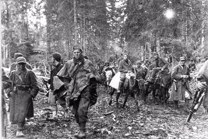 Druga proletarska divizija v premiku čez Zelengoro, med bitko na Sutjeski junija 1943