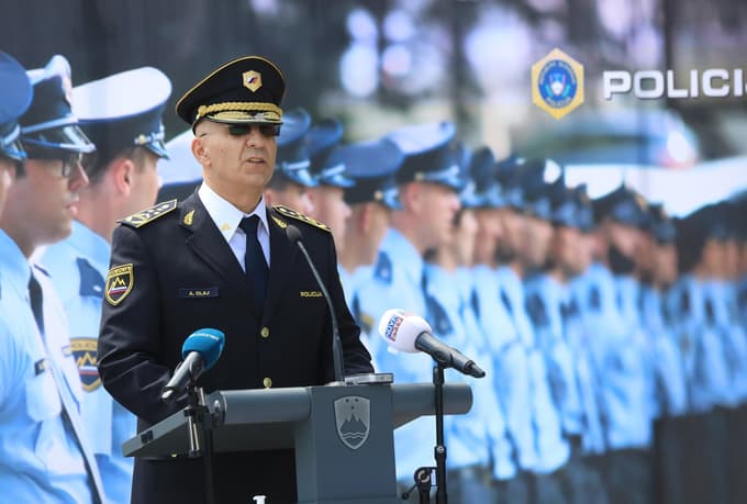 Anton Olaj je bil policist, ki je nato šel v politiko, iz politike pa se je zavihtel na sam vrh policije.
