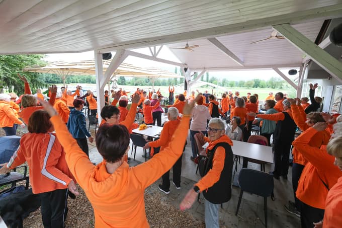 Sklepna vadba je primerna za vse generacije, še posebej pa spodbuja ohranjanje gibljivosti in ravnotežja v zrelejših letih.