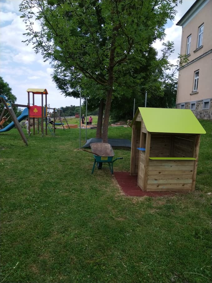 Delovna akcija uspela: Odličen primer sodelovanja šole in krajanov