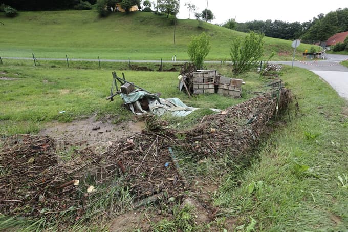 (FOTO) V Žetalah se po katastrofalnem neurju stanje umirja: Gasilci ponoči brez intervencij