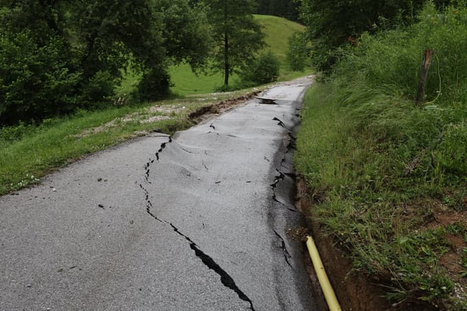 (FOTO) V Žetalah se po katastrofalnem neurju stanje umirja: Gasilci ponoči brez intervencij