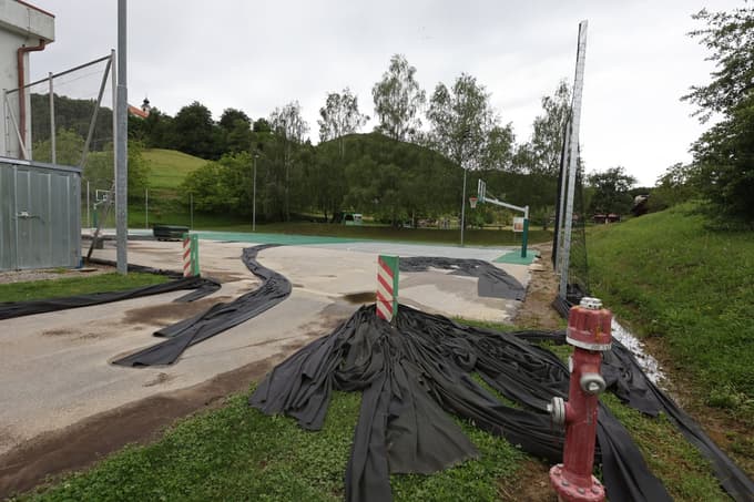 (FOTO) V Žetalah se po katastrofalnem neurju stanje umirja: Gasilci ponoči brez intervencij