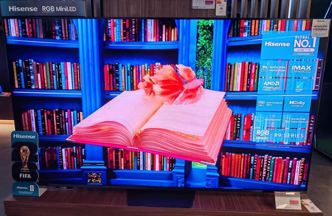Hisense 85UR9S