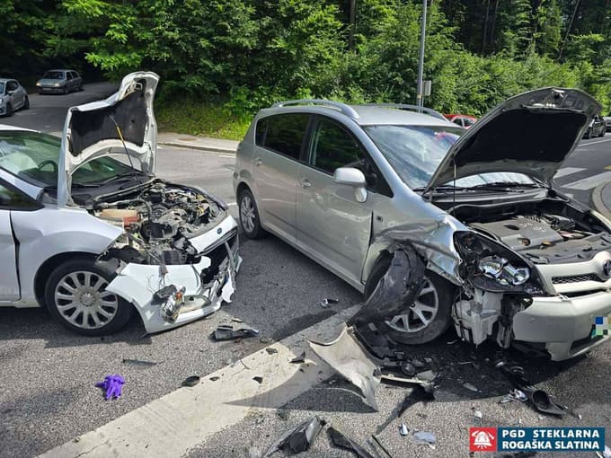 (FOTO) Nesreča s poškodbami: Izsilila prednost in končala v bolnišnici