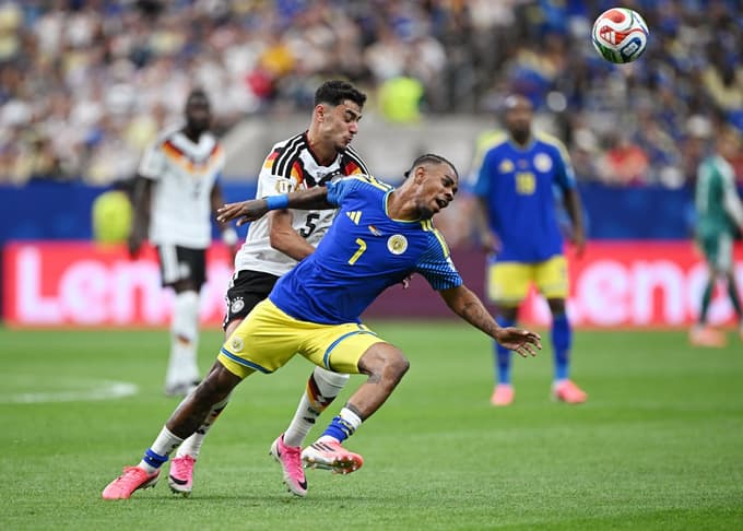 Juninho Bacuna in Aleksandar Pavlovic