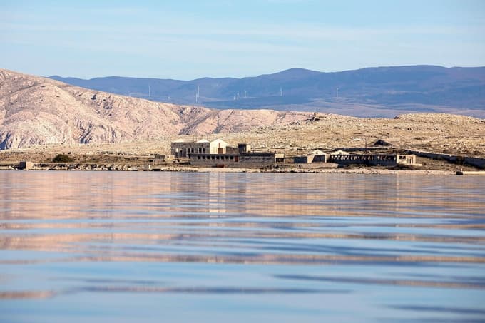 Goli otok dobesedno pomeni "goli otok" oziroma "pusti otok", ime pa si je prislužil zaradi skoraj povsem gole, kamnite pokrajine, izpostavljene močni burji. Leži v severnem Jadranu, med Rabom in celino.
