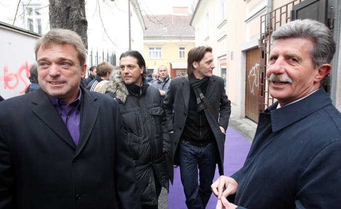 Bojan Ban, Zlatko Zahovič, Miran Pavlin in Drago Cotar. Bilo je marca 2011, ko so odprli Vijolčno bajto.