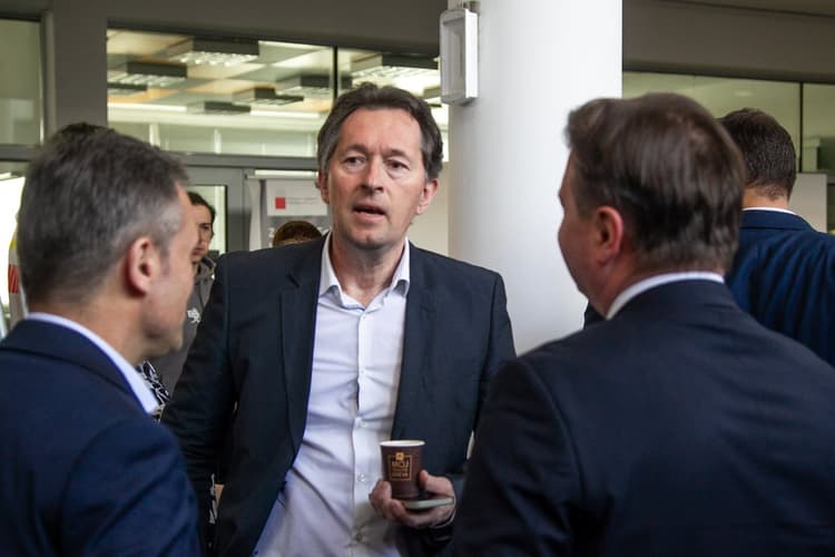 Virant glede poteze Demokratov podporniku stranke SDS: To nima nobene zveze z bojem proti korupciji. Oglasil se je Janša