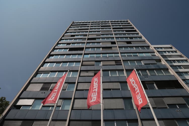 Po volitvah: Bodo na Petrolu padale glave?